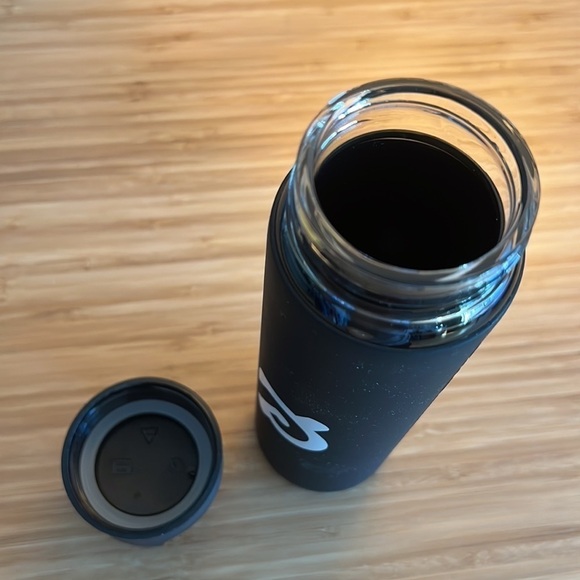 Peloton Glass Water Bottle With Rubber Sleeve - 20 oz - Picture 5 of 5